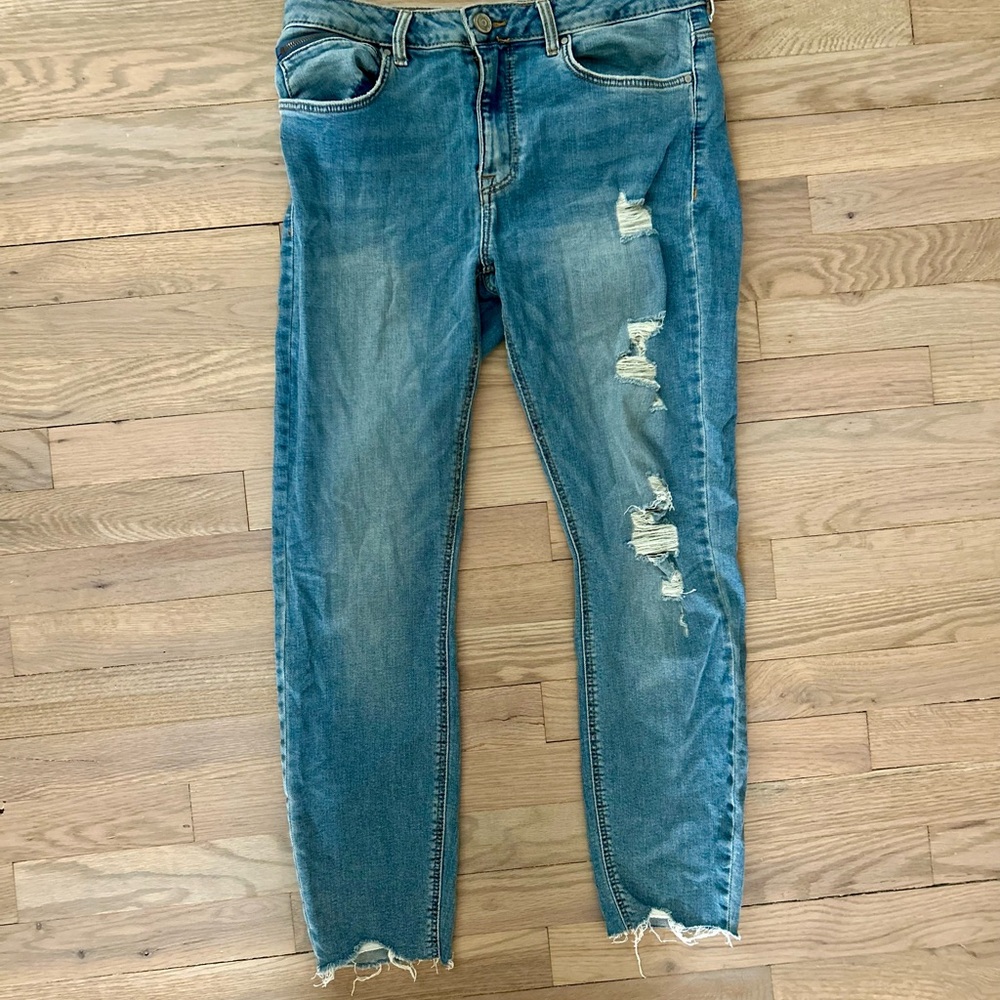 Forever 21 Distressed Ankle Jeans